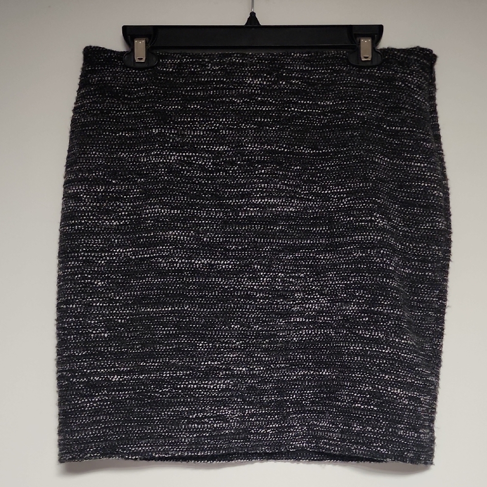 NWT Ann Taylor Monochrome Textured Knit Pencil Skirt Size 6